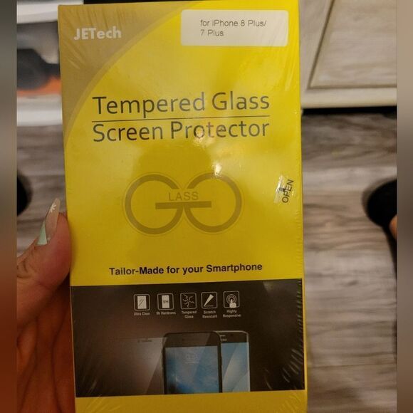 JETech tempered glass screen protector I phone 7 plus/8 plus - Picture 4 of 4